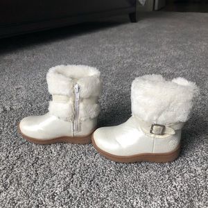 OshKosh B’gosh Faux Fur white Boots